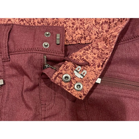 Womens Athleta Passage Skirt Sz 2 Port Wine Athleisure Active Vacation Travel - Picture 10 of 11